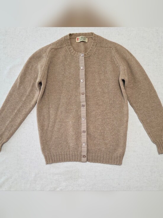 Pringle Sweaters - Vintage Pringle of Scotland Tan Cardigan 100% New Wool Shetland Size 40 Large